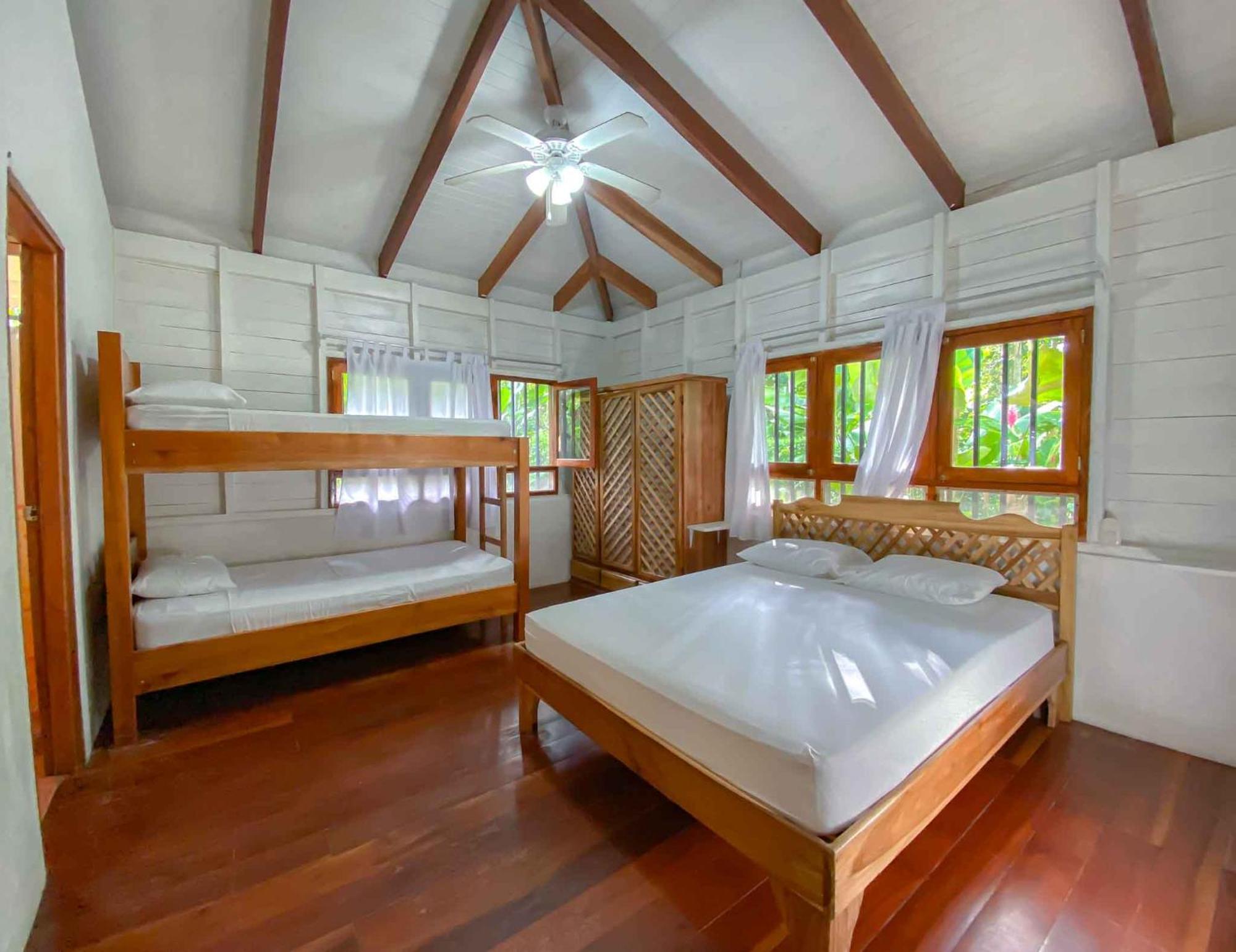 Hotel Casitas Mar Y Luz Puerto Viejo de Talamanca الغرفة الصورة